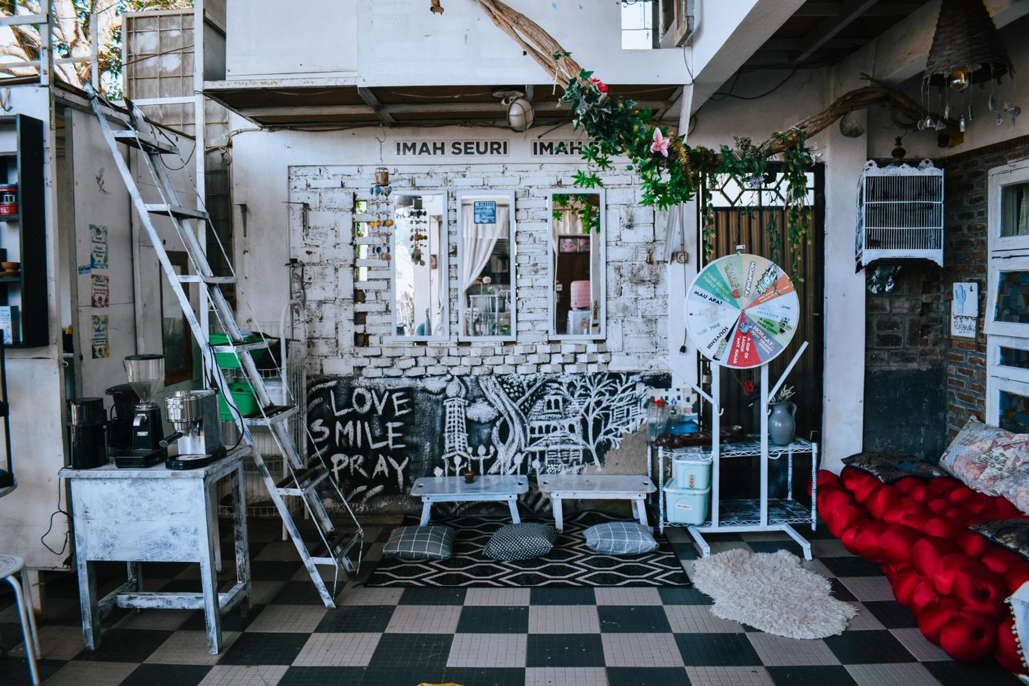 Imah Seuri By Kaya Rooms Tutugan Экстерьер фото